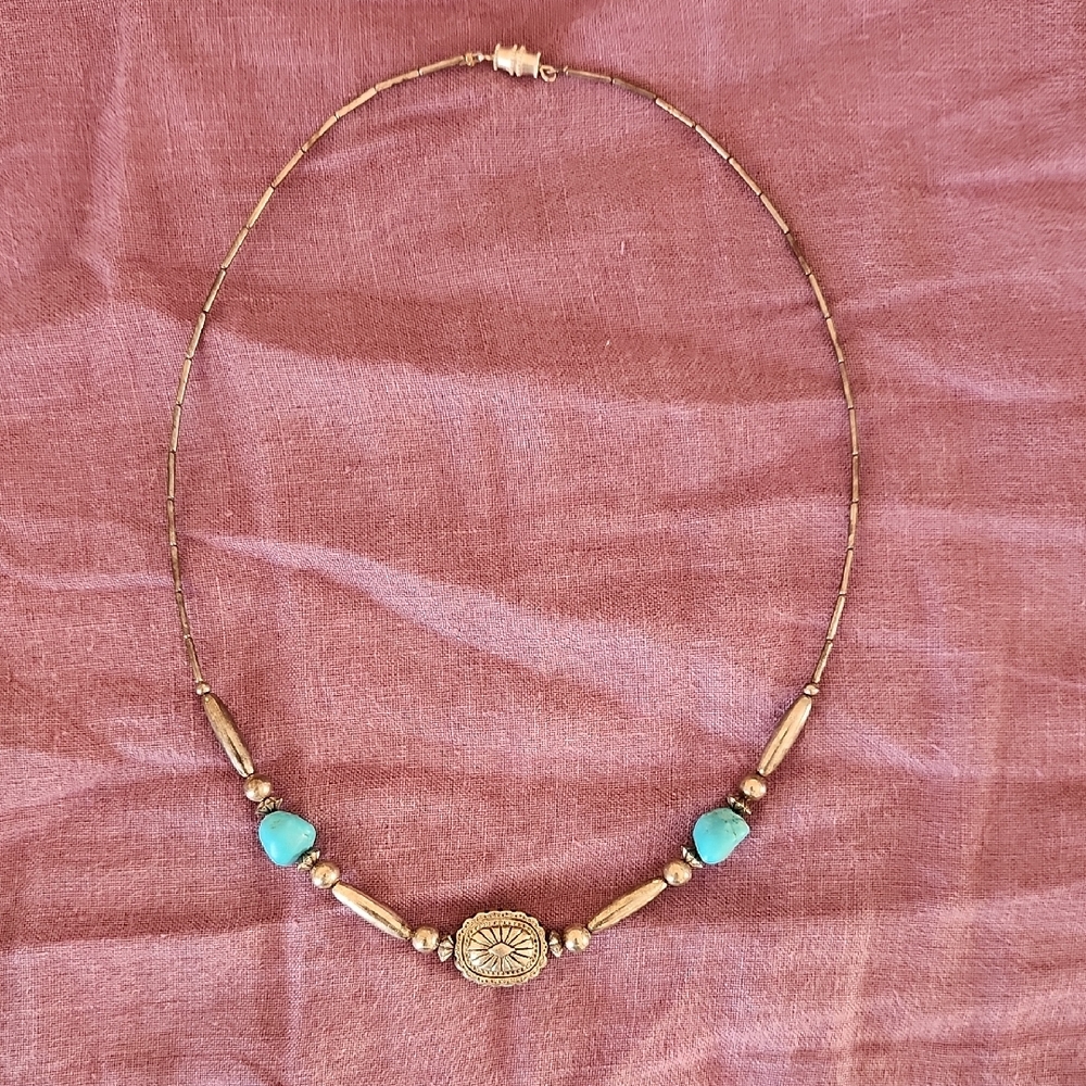 Elegant Silver and Turquoise Necklace